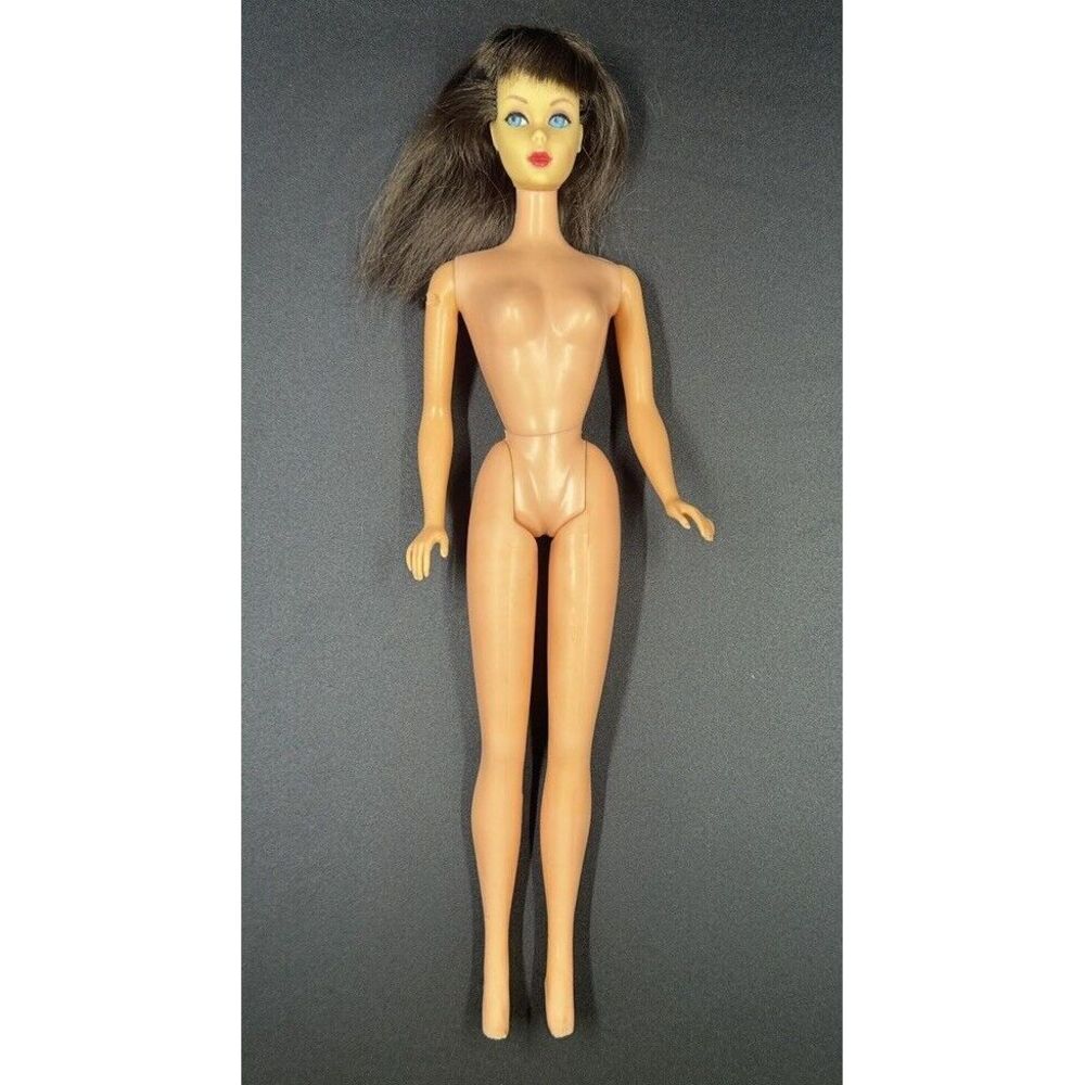 Barbie Chocolate Bon Bon 1966‎ Twist And Turn Bendable Made In Japan